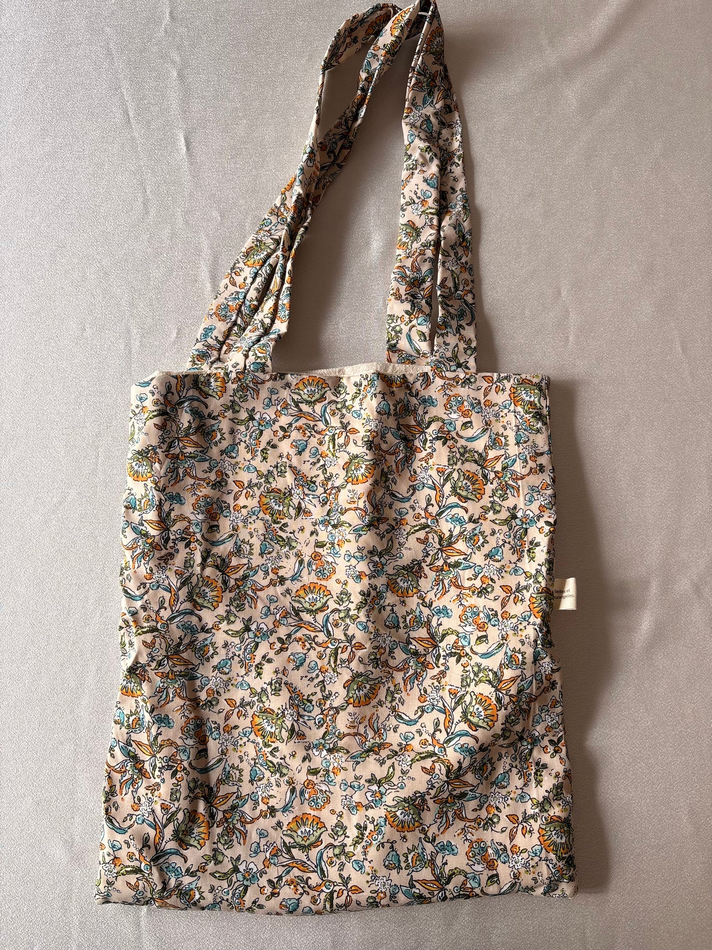 Tote bag
