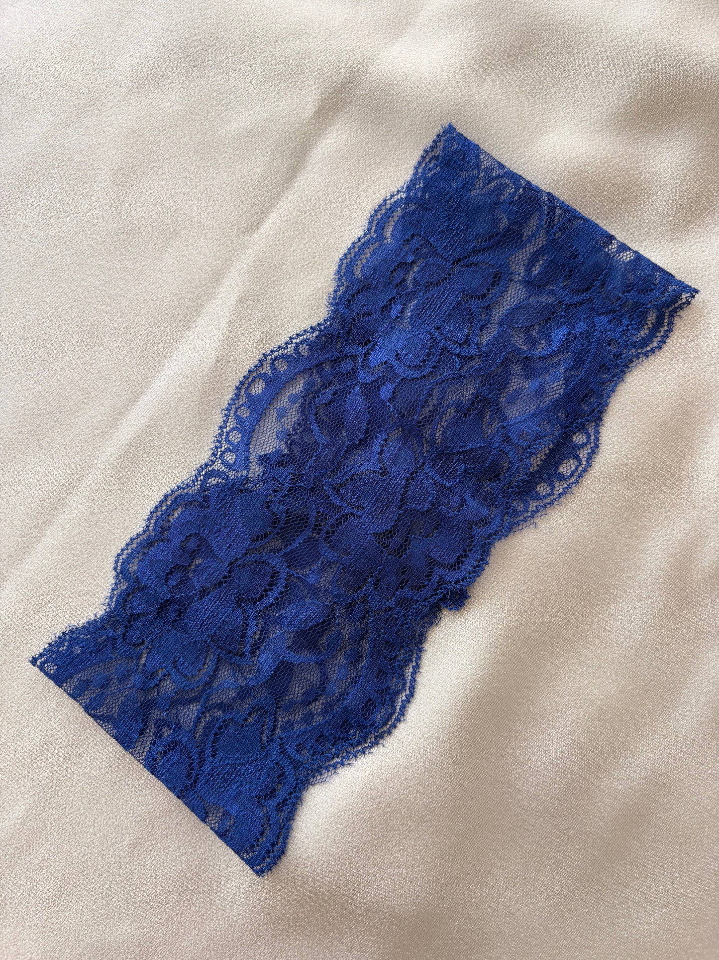 Bandeau en dentelle Bleu Roi
