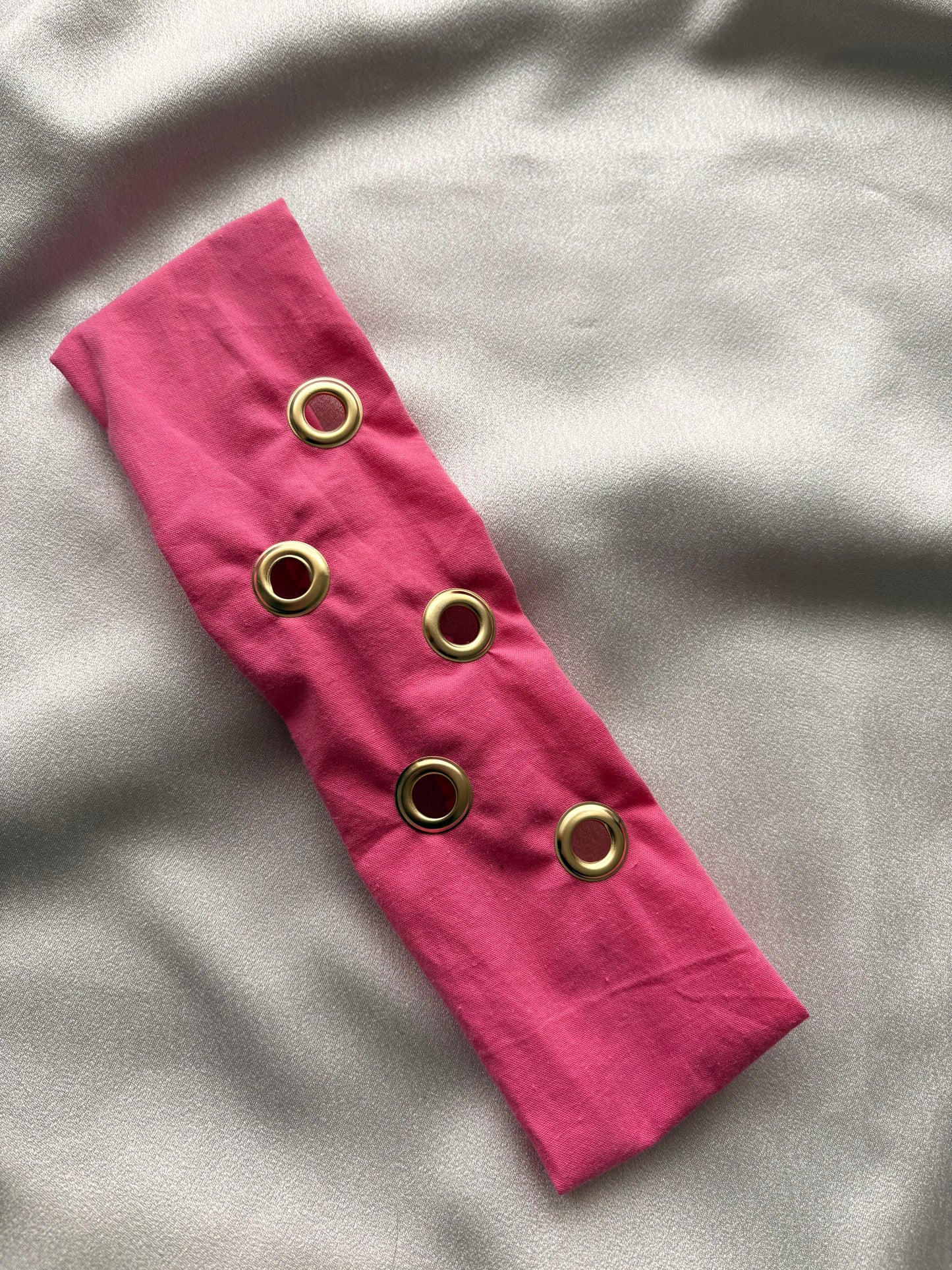 Bandeau rose à œillets