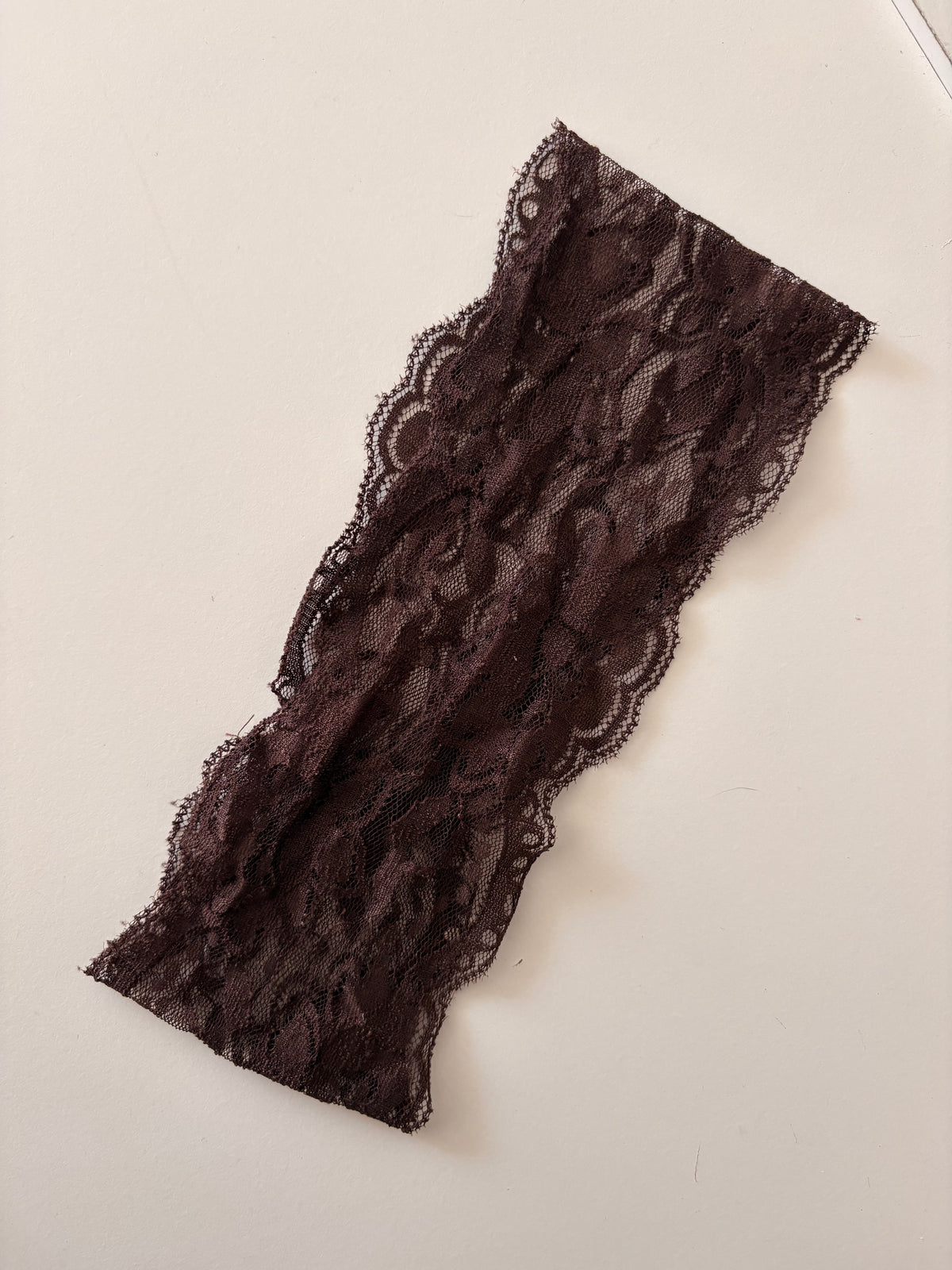 Bandeau en dentelle Marron