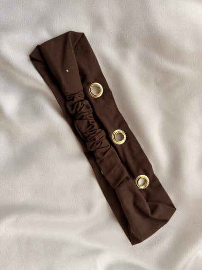 Bandeau marron à œillets