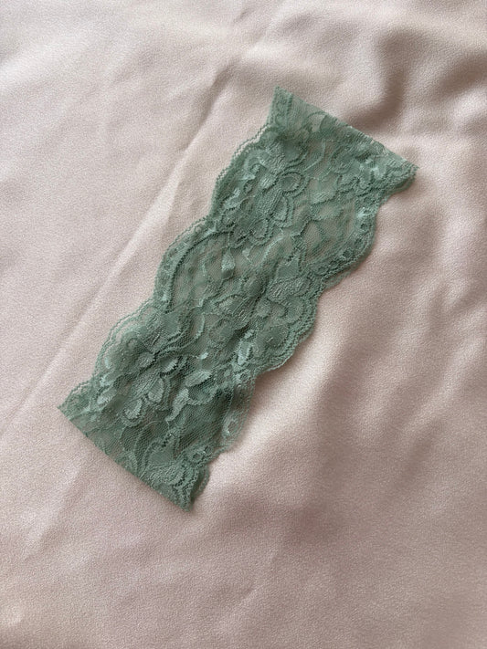 Bandeau en dentelle vert d'eau